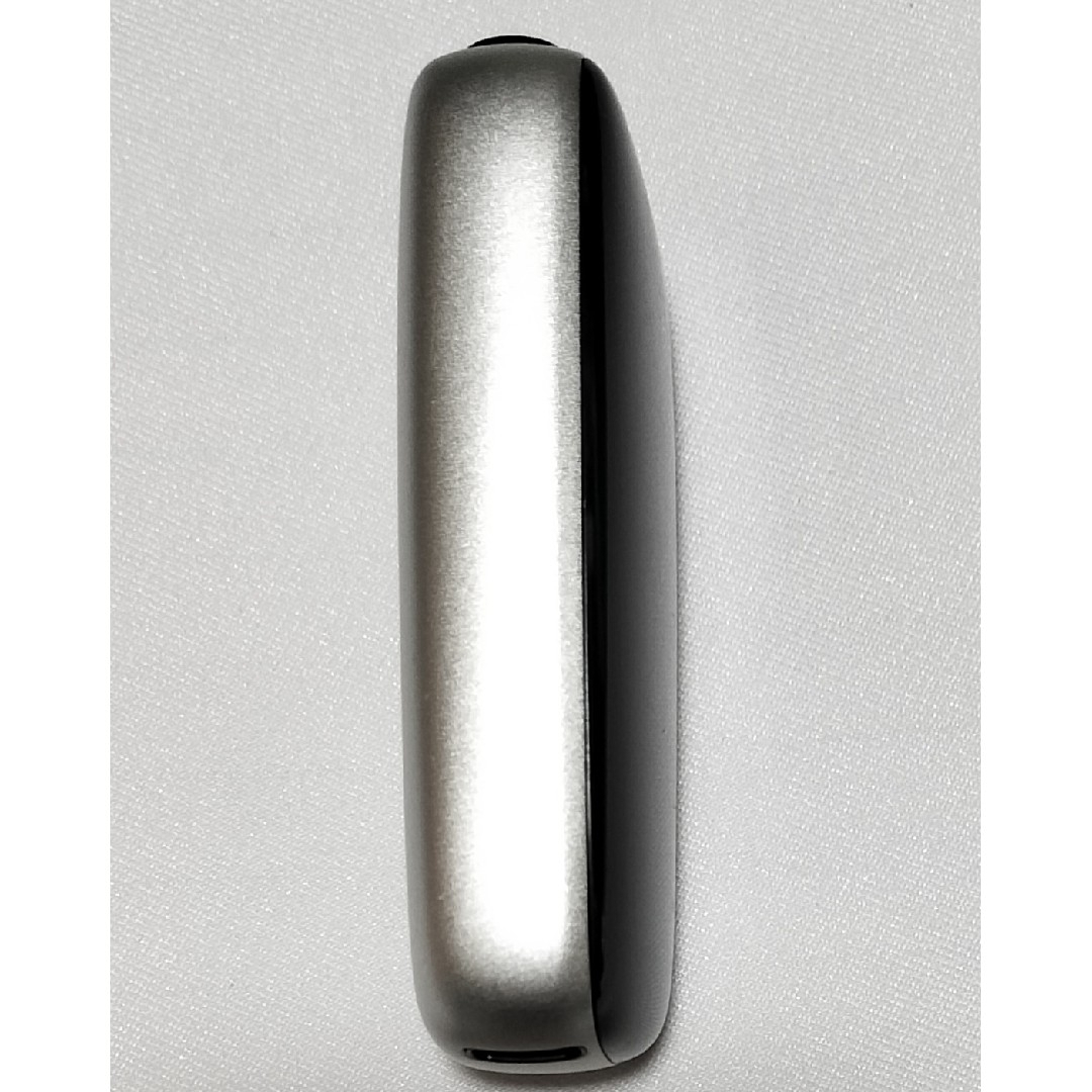 PloomTECH(プルームテック)の2台で　プルーム X シルバー Fパネルはスレートグレイ 充電器なし④ メンズのファッション小物(タバコグッズ)の商品写真