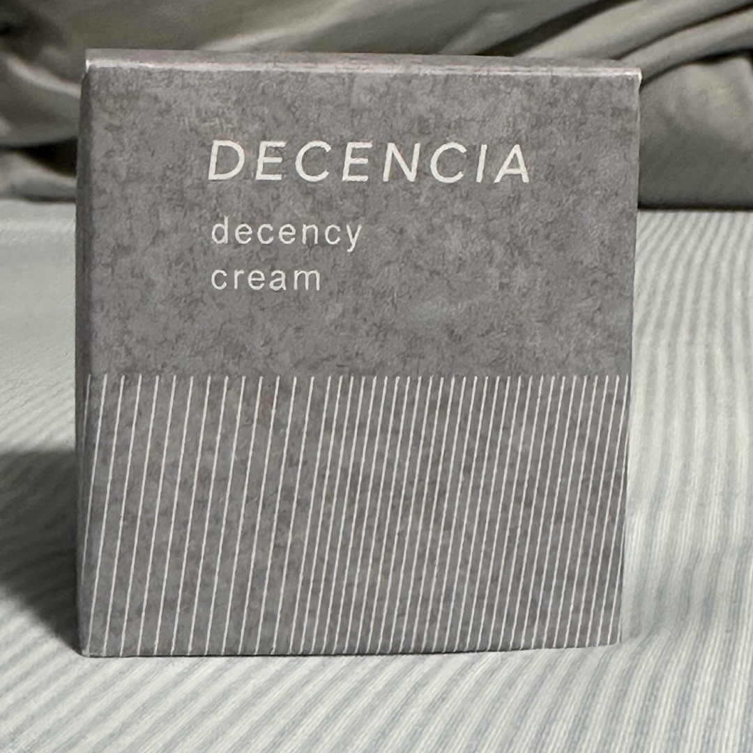 DECENCIA(ディセンシア)の【新品未使用】ディセンシア ディセンシー クリーム 30g コスメ/美容のスキンケア/基礎化粧品(フェイスクリーム)の商品写真