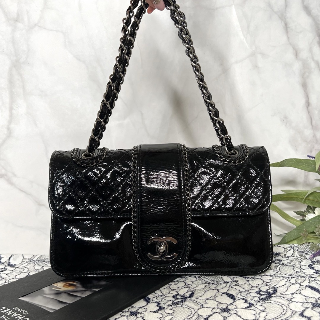 CHANEL シャネル【美品】エナメル マトラッセ チェーンショルダーバッグ