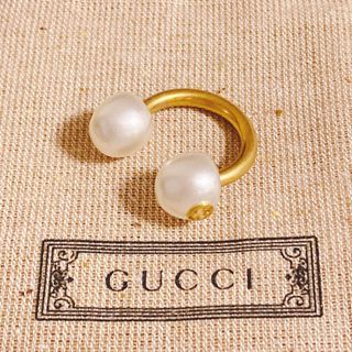 グッチ ピアス（パール）の通販 49点 | Gucciのレディースを買うならラクマ