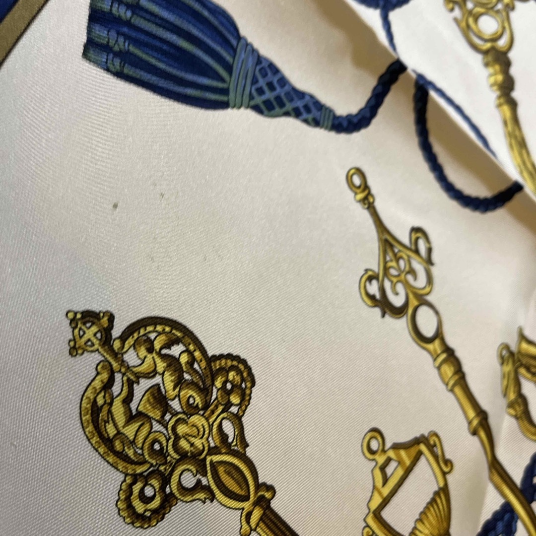 Hermes(エルメス)のエルメス　スカーフ　　バンダナ　アンティーク　年代不明 レディースのファッション小物(バンダナ/スカーフ)の商品写真