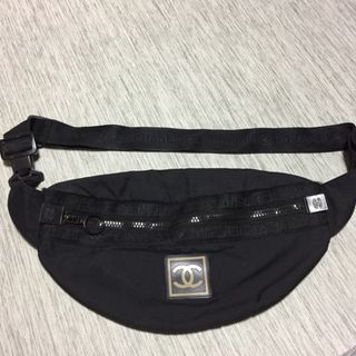 値下げ中！！明日6/1まで！！CHANEL シャネル　ウエストポーチ　バッグ新品