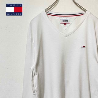 トミージーンズ(TOMMY JEANS)の年中OK！季節を選ばないトミージーンズのロングスリーブホワイトTシャツ(S)(Tシャツ/カットソー(七分/長袖))