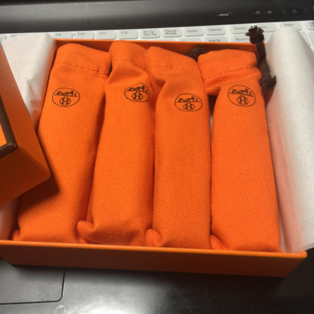 Hermes - エルメス 香水4本セット 保存袋 新品未使用 李氏の庭2本