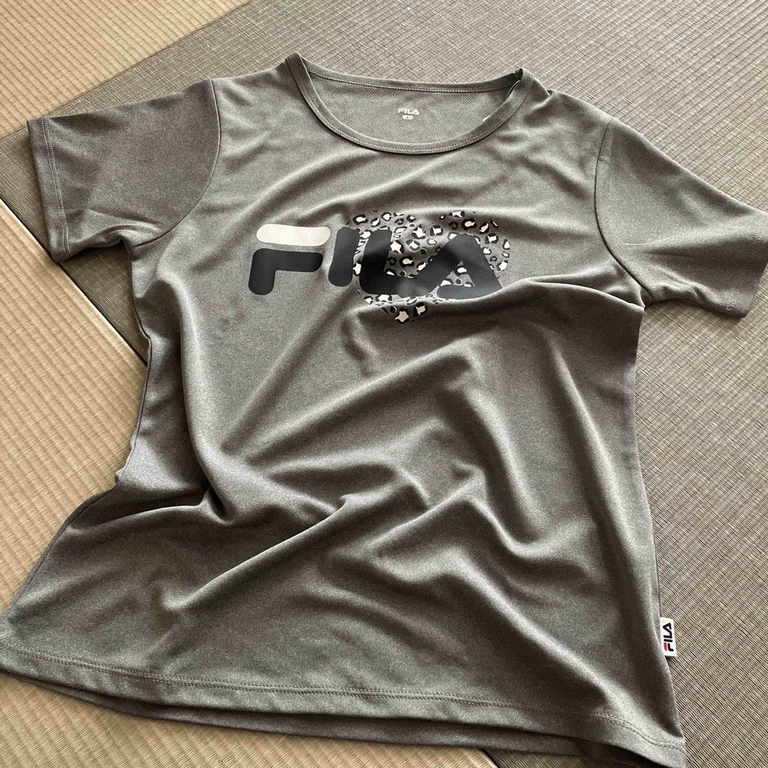 FILA(フィラ)の【Lサイズ】Tシャツ　1990円→750円 レディースのトップス(Tシャツ(半袖/袖なし))の商品写真