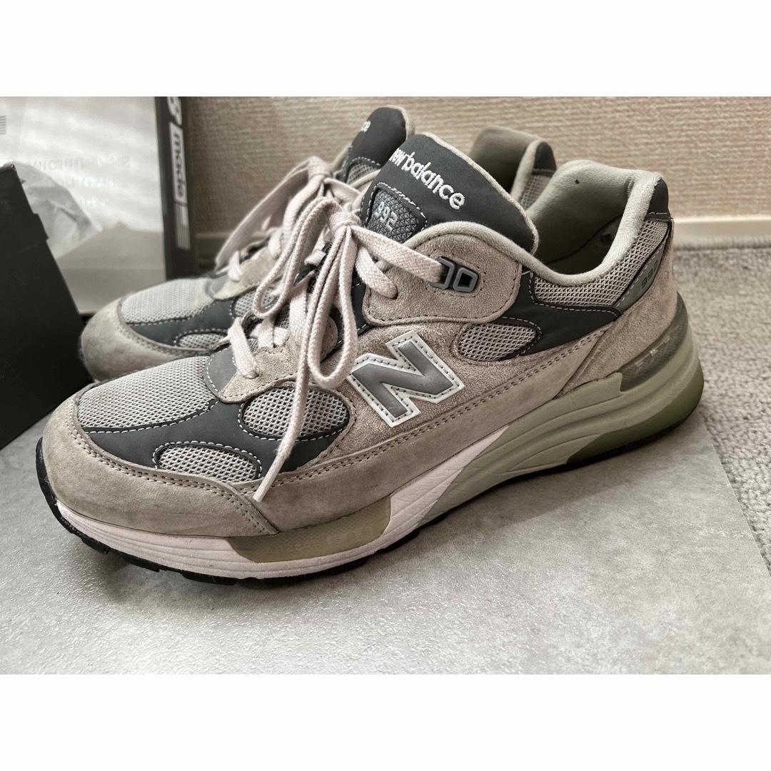 New Balance M992GR US9