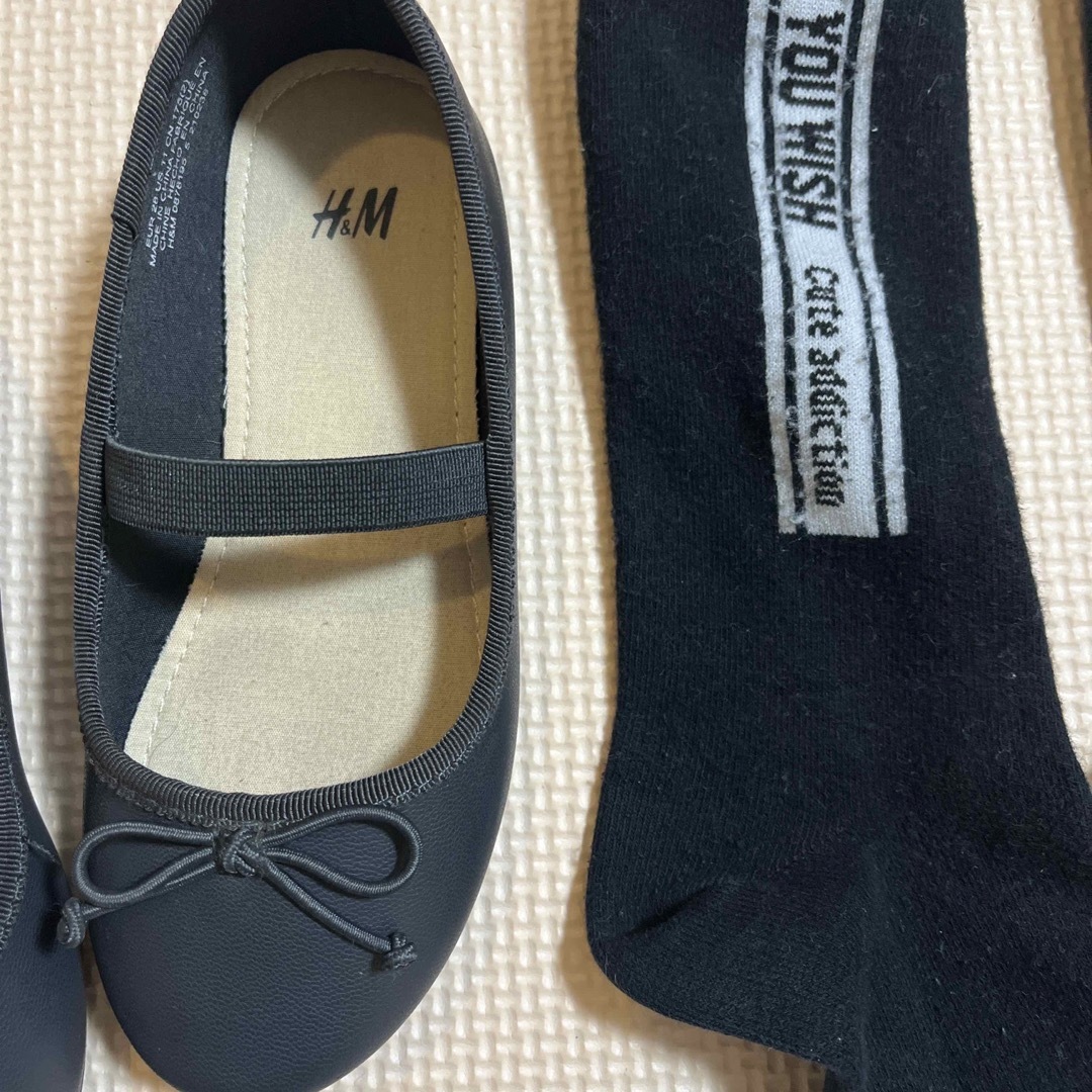H&M(エイチアンドエム)のH&M キッズパンプス キッズ/ベビー/マタニティのキッズ靴/シューズ(15cm~)(フォーマルシューズ)の商品写真