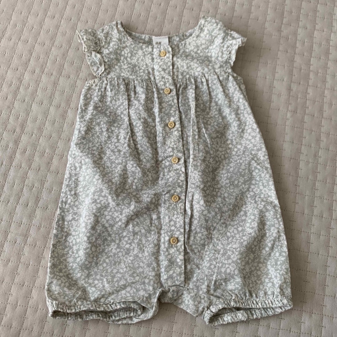 H&M(エイチアンドエム)の【専用】ヨーグルト☆割引あり様 キッズ/ベビー/マタニティのベビー服(~85cm)(ロンパース)の商品写真