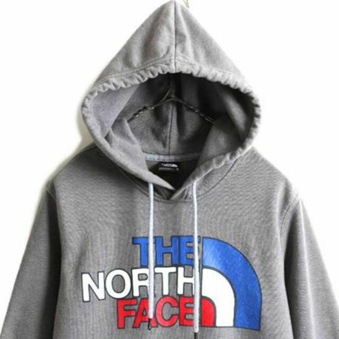 THE NORTH FACE(ザノースフェイス)のノースフェイス プリント スウェット パーカー XS 裏起毛 アウトドア 濃灰 メンズのトップス(パーカー)の商品写真