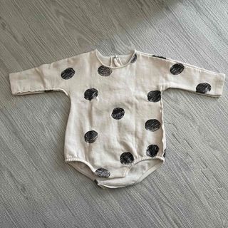 ザラキッズ(ZARA KIDS)の【送料込】ZARAkids／トップステッチドットプリントロンパース／3-6マンス(ロンパース)