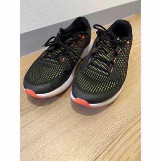 アンダーアーマー(UNDER ARMOUR)のアンダーアーマー　ランニングシューズ27.5(シューズ)