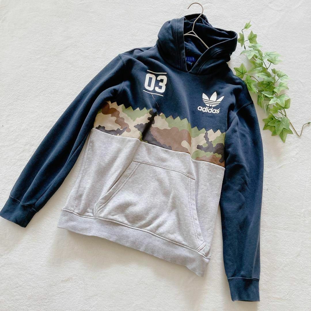 adidas パーカー　トレーナー　トップス