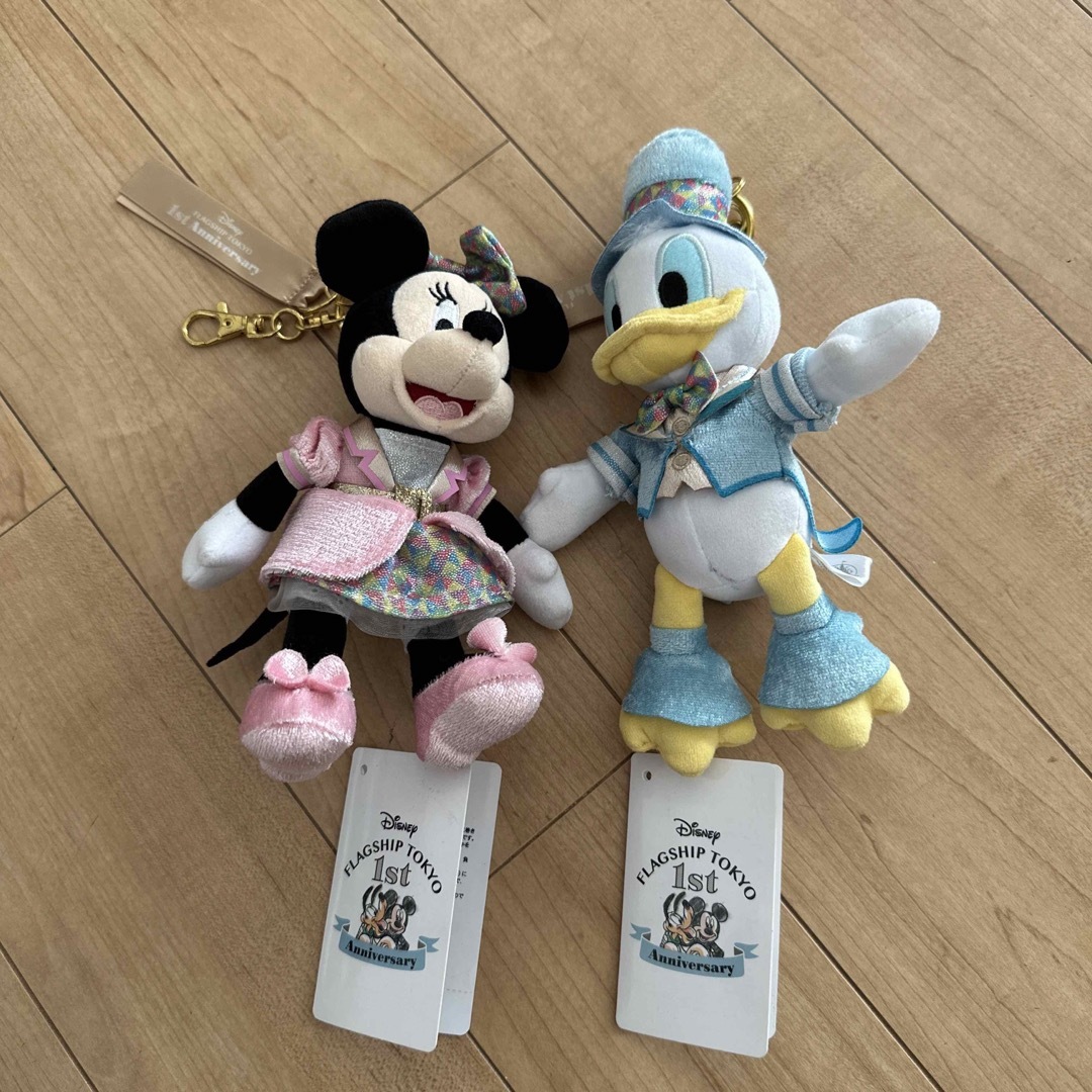 Disney(ディズニー)のディズニーストア　フラッグシップ東京1周年記念　キーチェーンセット エンタメ/ホビーのおもちゃ/ぬいぐるみ(キャラクターグッズ)の商品写真