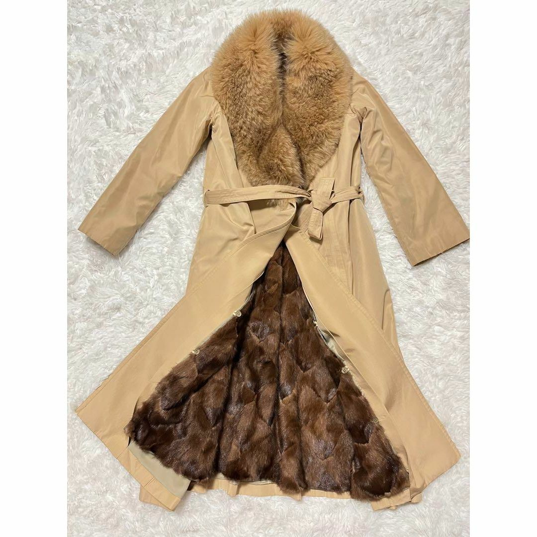 エンバ　ブルーフォックスの毛皮のコート