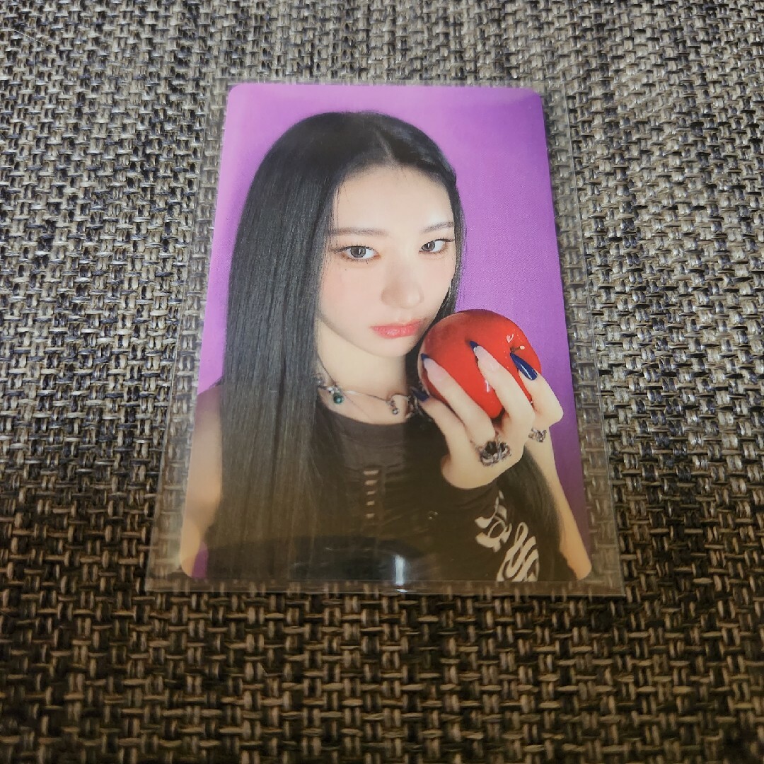 ITZY(イッチ)のitzy チェリョン トレカ ringo 通常盤 エンタメ/ホビーのタレントグッズ(アイドルグッズ)の商品写真