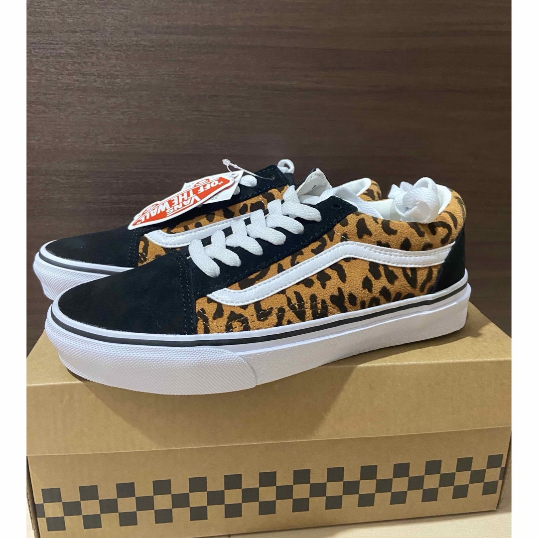 VANS(ヴァンズ)の23cm 【VANS】オールドスクール  レオパード ×ブラック×ベージュ レディースの靴/シューズ(スニーカー)の商品写真