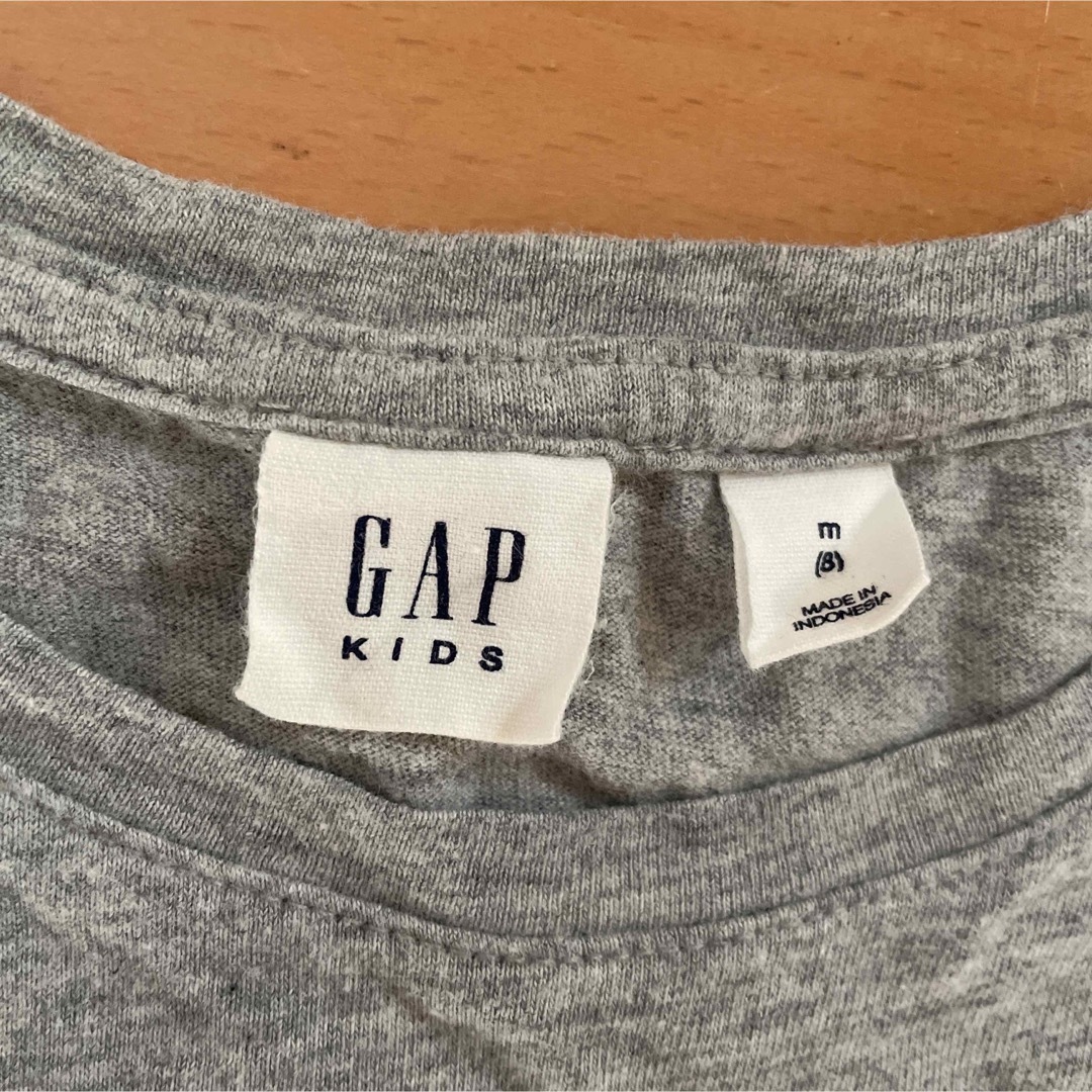 GAP Kids(ギャップキッズ)のGAP可愛いキラキラりんごのロングTシャツ キッズ/ベビー/マタニティのキッズ服女の子用(90cm~)(Tシャツ/カットソー)の商品写真