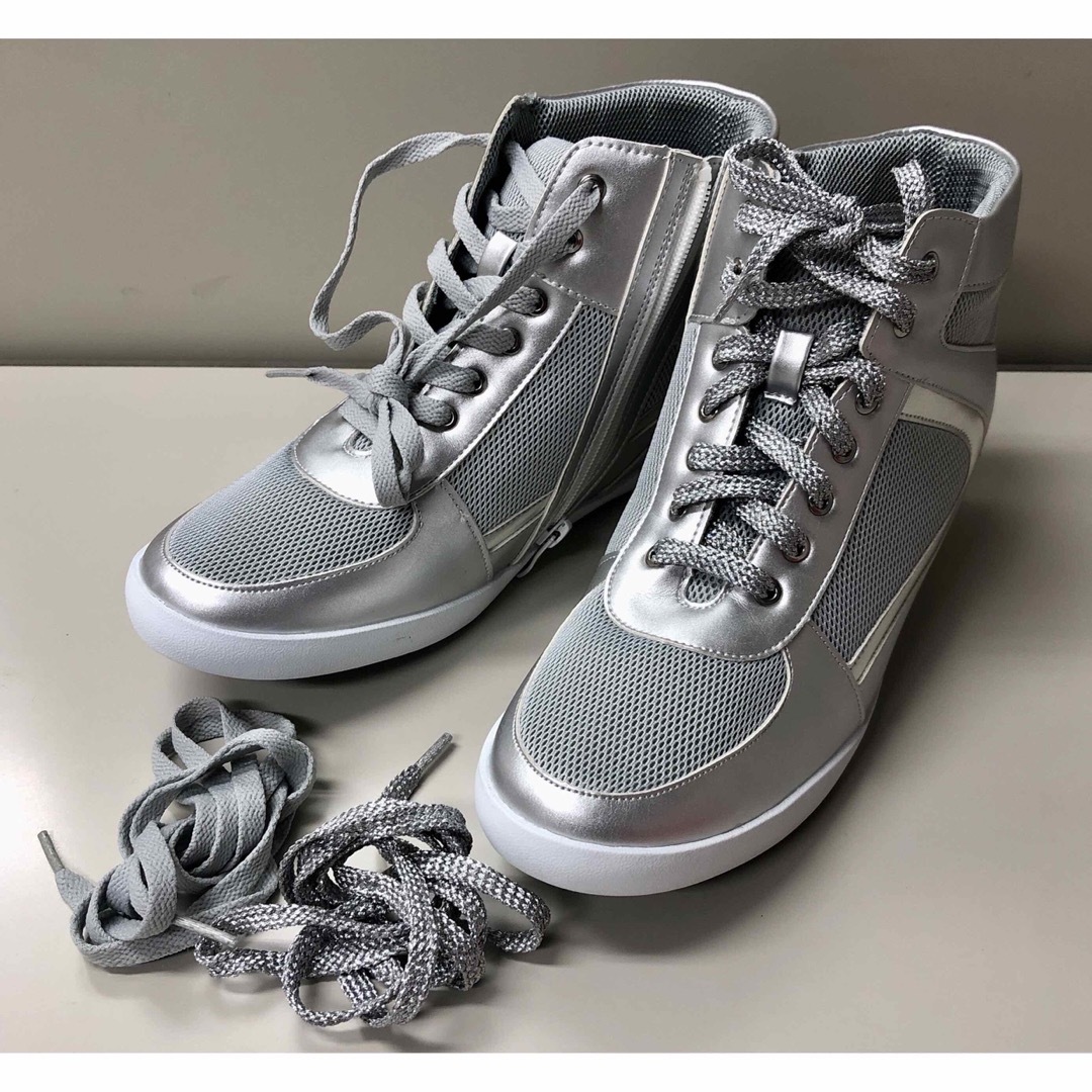 Zipper★ハイカット シルバーカラーシューズ レディースの靴/シューズ(スニーカー)の商品写真