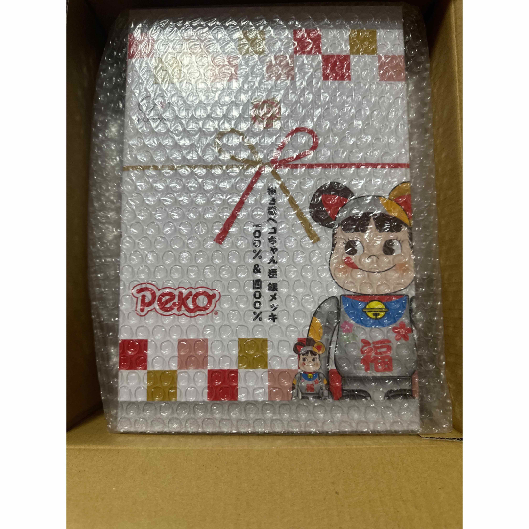 BE@RBRICK 招き猫 ペコちゃん 福 銀メッキ % & %   フリマアプリ ラクマ