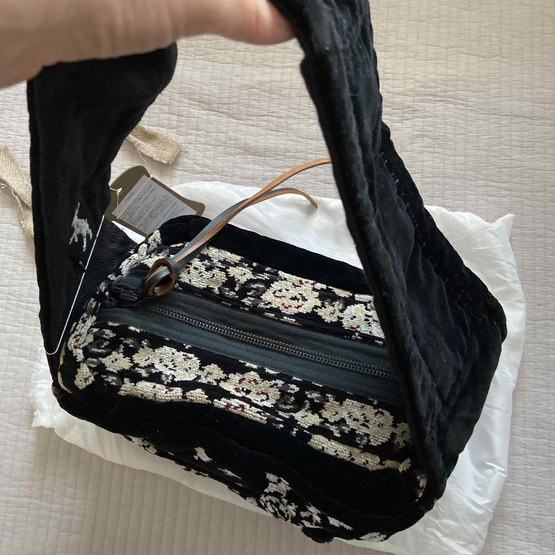 H.P.FRANCE(アッシュペーフランス)のebagos × usagi pou toi 12周年 シェニール織 切替バッグ レディースのバッグ(ショルダーバッグ)の商品写真