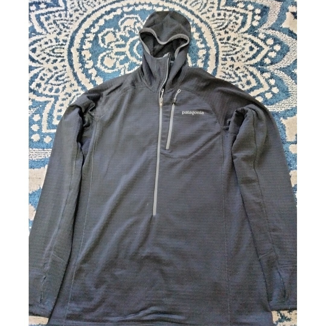 patagonia(パタゴニア)のパタゴニアpatagonia MEN'S R1 HOODY [40074]  М メンズのトップス(パーカー)の商品写真