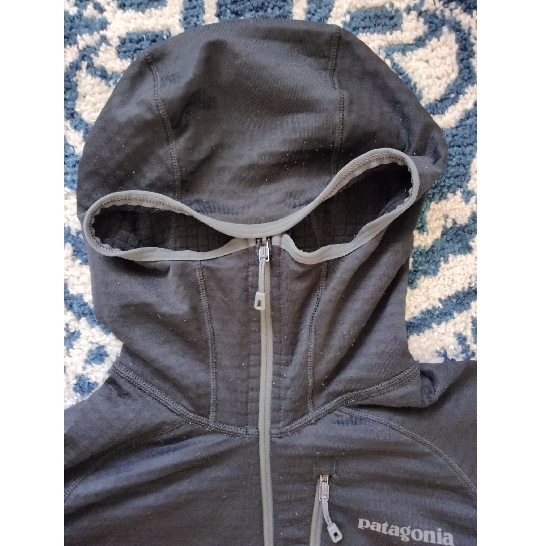 patagonia(パタゴニア)のパタゴニアpatagonia MEN'S R1 HOODY [40074]  М メンズのトップス(パーカー)の商品写真