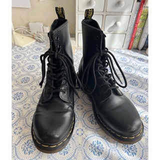 ドクターマーチン(Dr.Martens)の【最終お値下げ】ドクターマーチン 8ホール ブーツ 黒 (ブーツ)