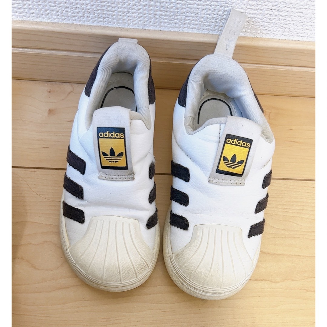 adidas(アディダス)のadidas superstar キッズ/ベビー/マタニティのキッズ靴/シューズ(15cm~)(スニーカー)の商品写真