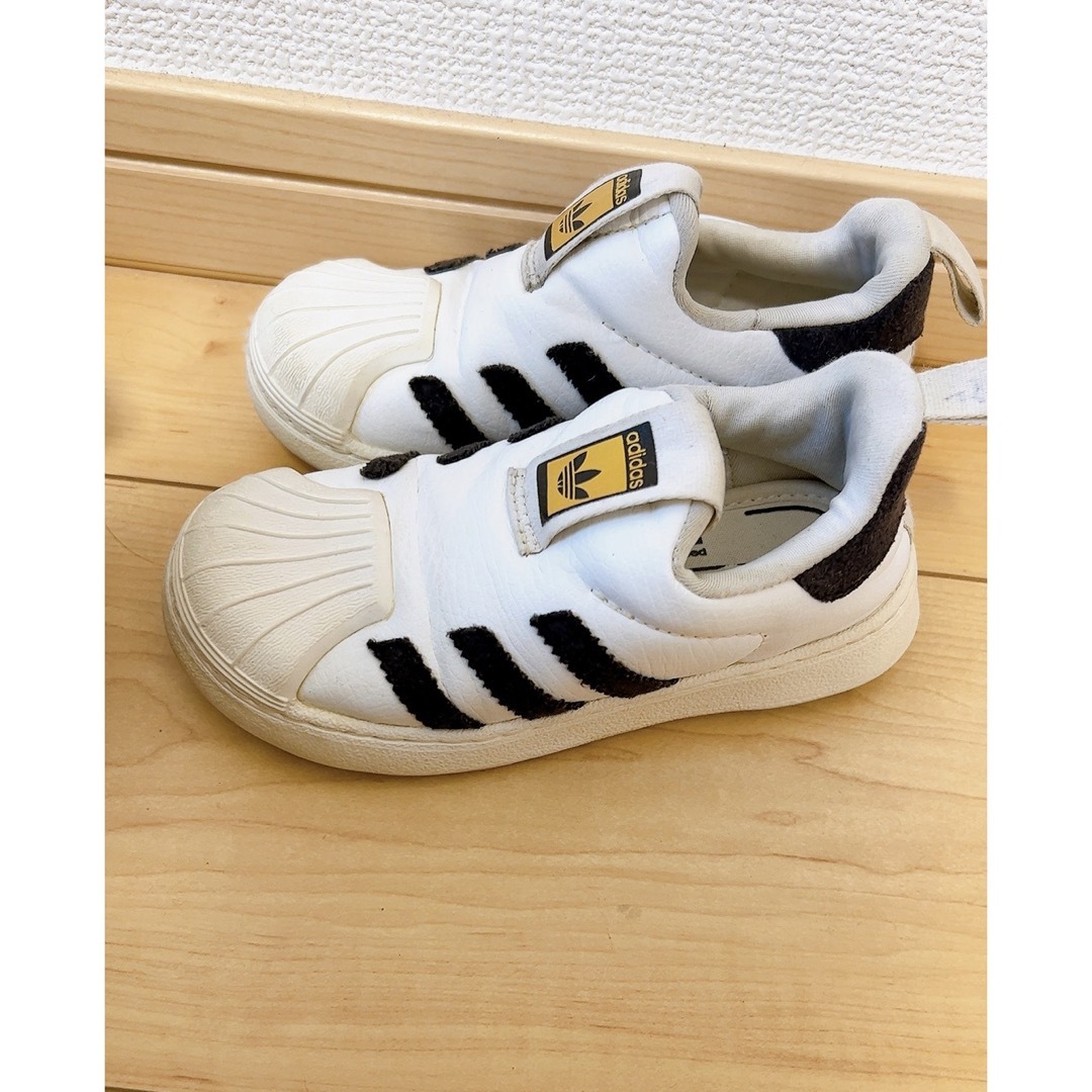 adidas(アディダス)のadidas superstar キッズ/ベビー/マタニティのキッズ靴/シューズ(15cm~)(スニーカー)の商品写真