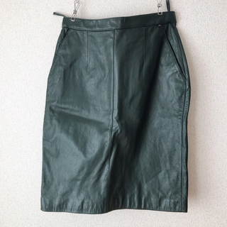 牛革　レザー スカート　タイトスカート　ダークグリーン　深緑　Mサイズ相当(ひざ丈スカート)