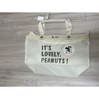 ジブ(JIB)のJIB × PEANUTS SNOOPY インナージップ付オープントート M 白(トートバッグ)