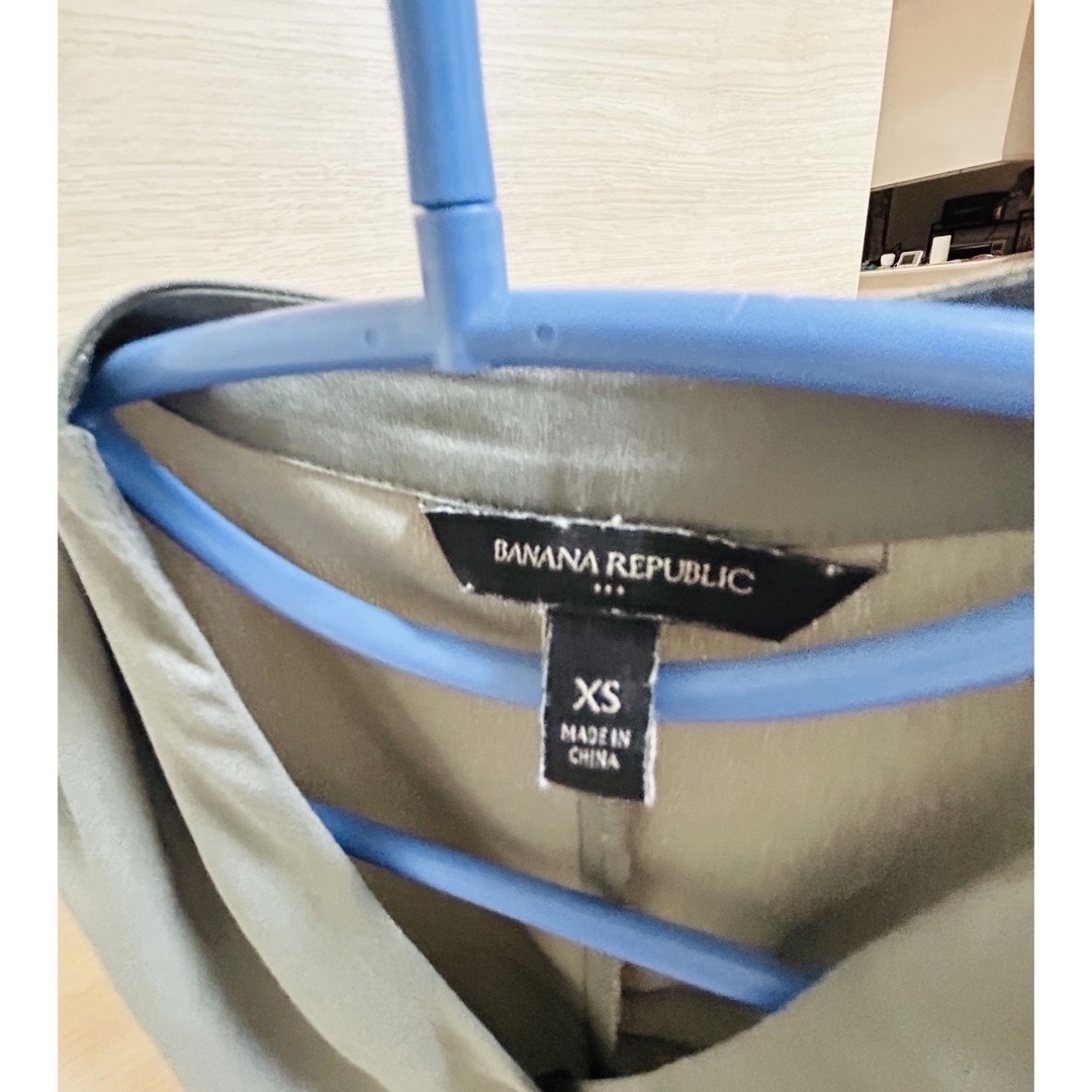 BANANA REPUBLIC ノースリーブシャツ2枚 レディースのトップス(シャツ/ブラウス(半袖/袖なし))の商品写真