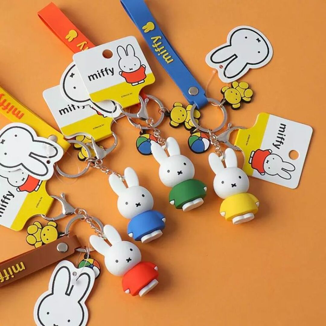 miffy(ミッフィー)のミッフィー　キーホルダー　キーチェーン　miffy 日本未発売【黄色】 レディースのファッション小物(キーホルダー)の商品写真