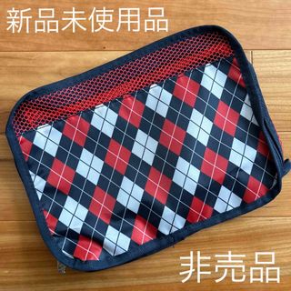 新品　未使用品　トラベルポーチ　ナイロンポーチ　メッシュポーチ　ユニセックス(旅行用品)