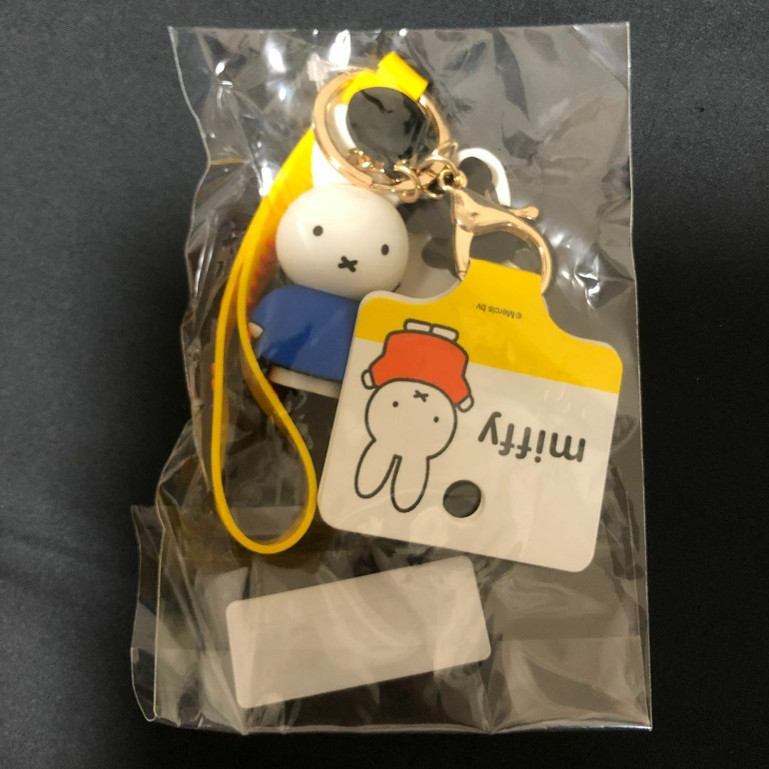 miffy(ミッフィー)のミッフィー　キーホルダー　キーチェーン　miffy 日本未発売【緑色】 レディースのファッション小物(キーホルダー)の商品写真