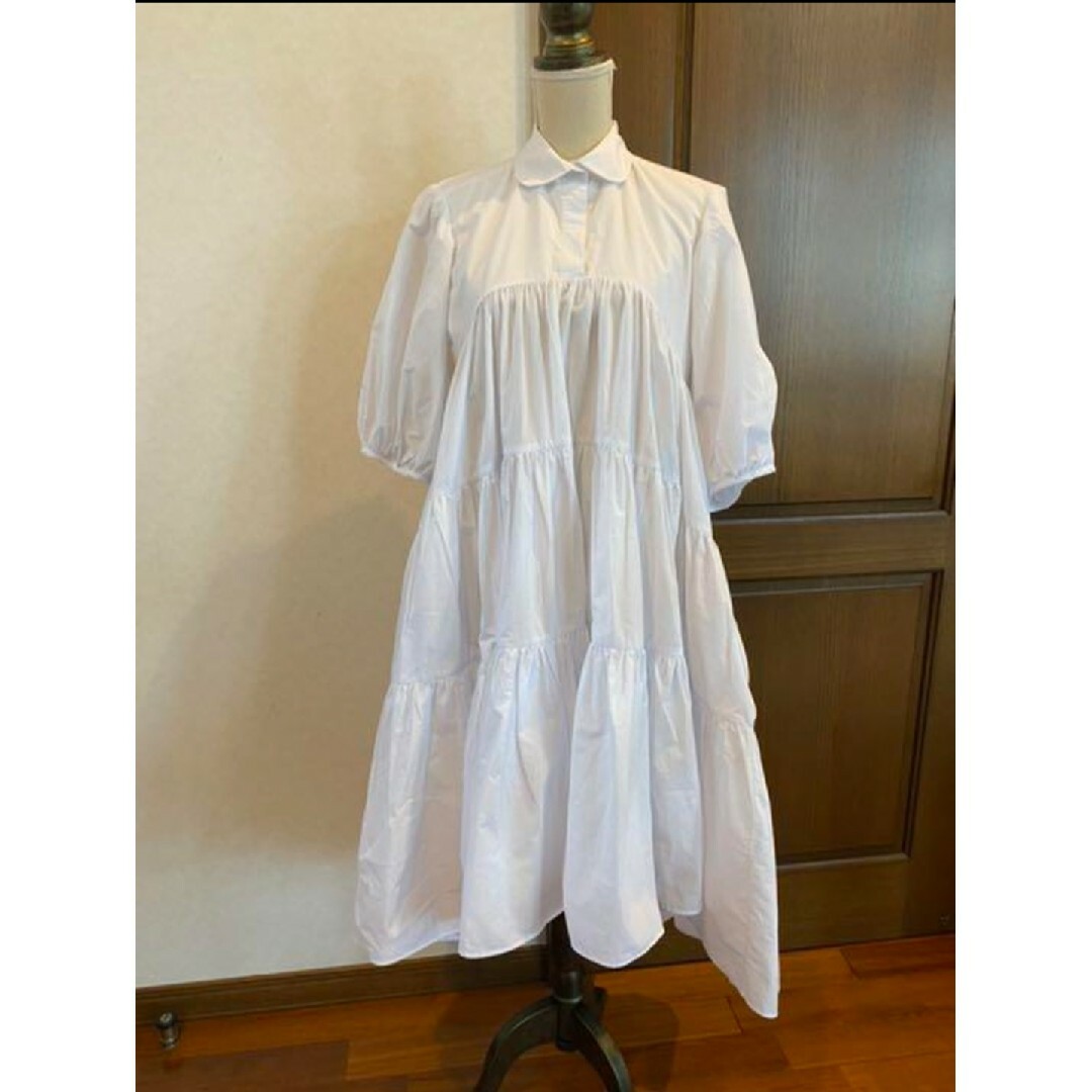 新品】セシリーバンセンCECILIE BAHNSEN 白ドレスワンピース - ひざ丈 新品】セシリーバンセンCECILIE BAHNSEN 白ドレスワンピース - ひざ丈
