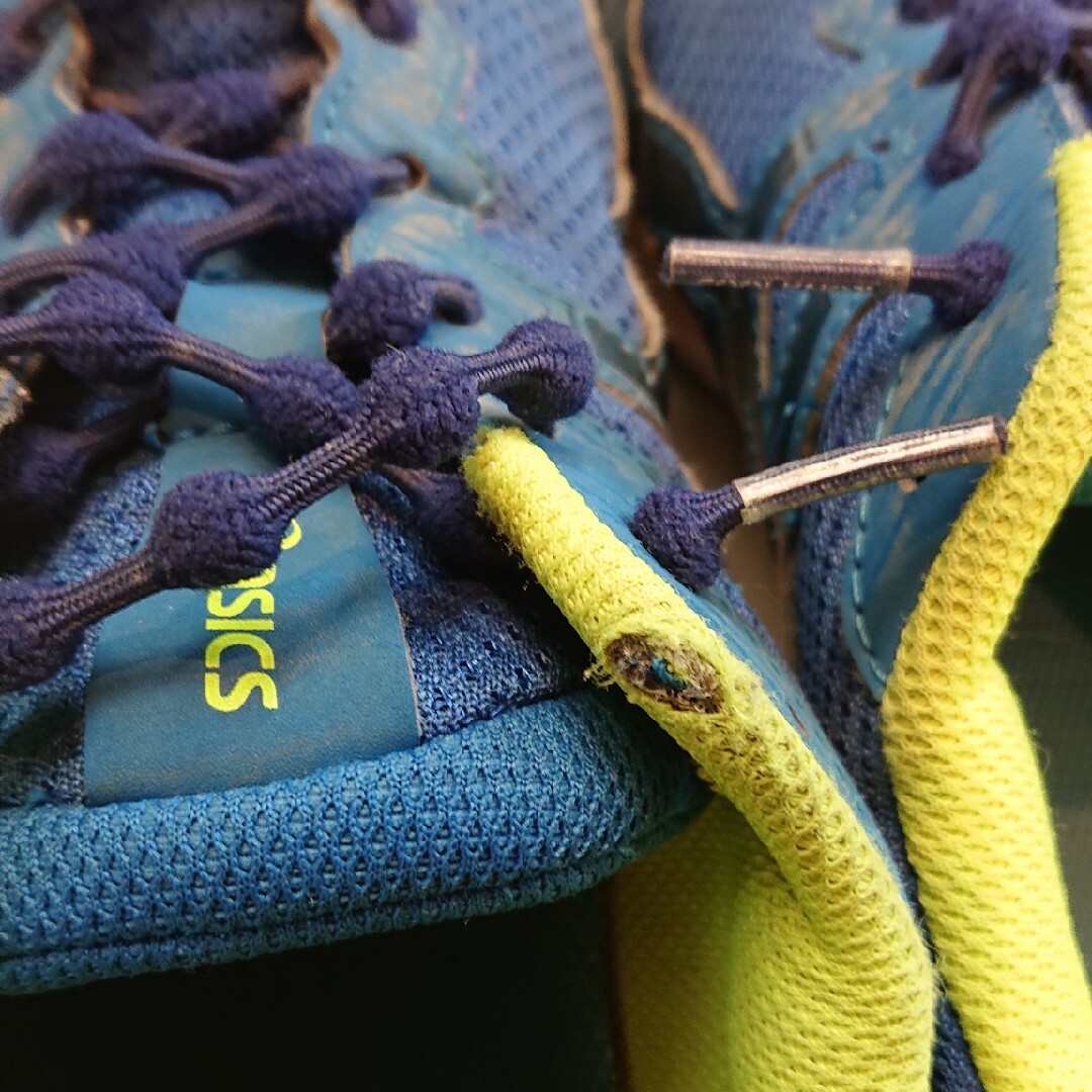 asics(アシックス)のスニーカー アシックス 24cm スポーツ/アウトドアのランニング(シューズ)の商品写真