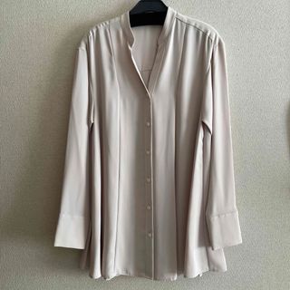 プラステ(PLST)の(新品)PLST  ジョーゼットバックプリーツ　　ブラウス　金のなる木様専用(シャツ/ブラウス(長袖/七分))