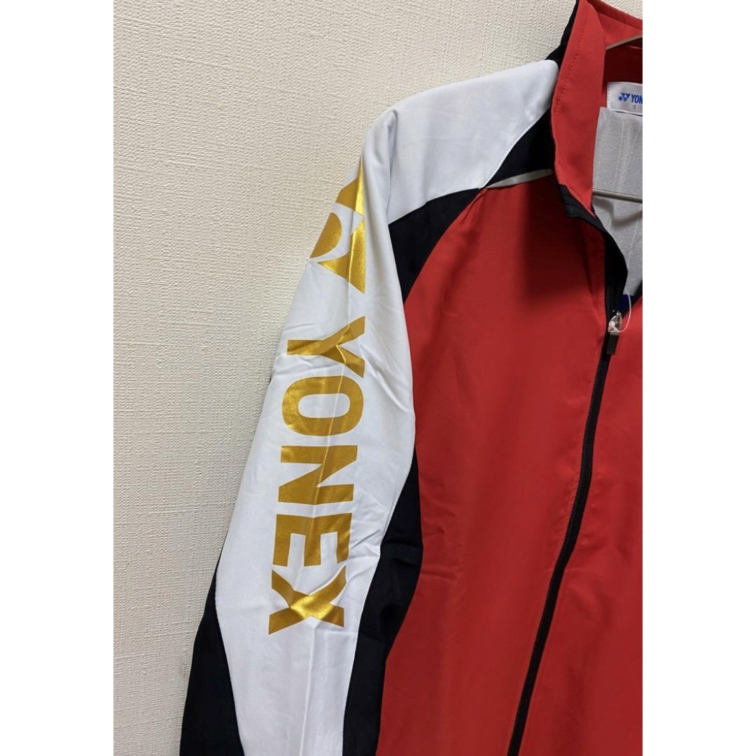 YONEX(ヨネックス)の新品　ヨネックス ウォームアップジャケット　ヒートカプセル　Sサイズ　レッド スポーツ/アウトドアのスポーツ/アウトドア その他(バドミントン)の商品写真