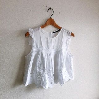 ザラ(ZARA)のZARA♡袖フリルノースリシャツ♡ホワイトL♡コットン100％♡シンプル♡ザラ♡(シャツ/ブラウス(半袖/袖なし))