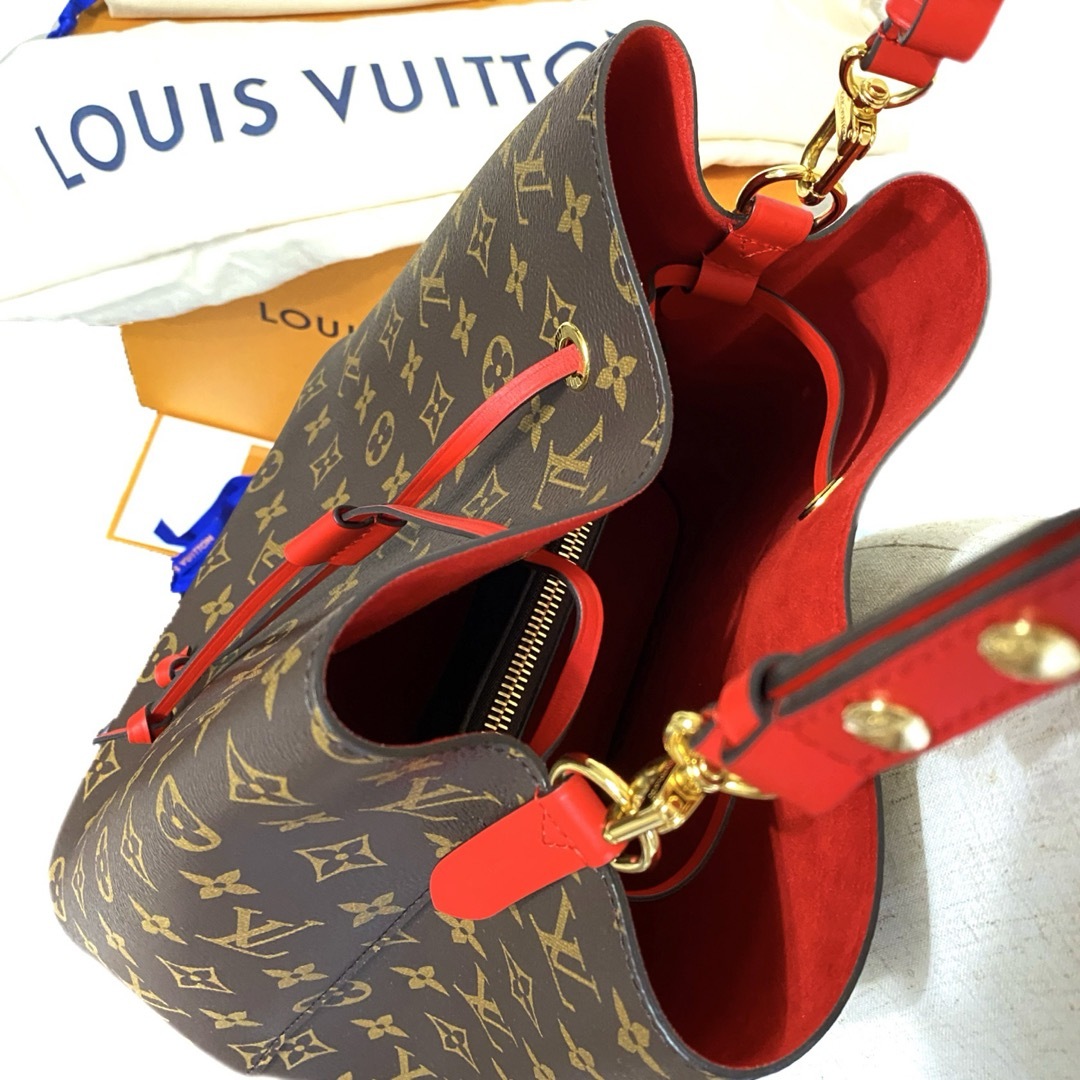 LOUIS VUITTON - 【新品・未使用】ルイヴィトン M44021 ネオノエ LOUIS VUITTON - 【新品・未使用】ルイヴィトン M44021 ネオノエ