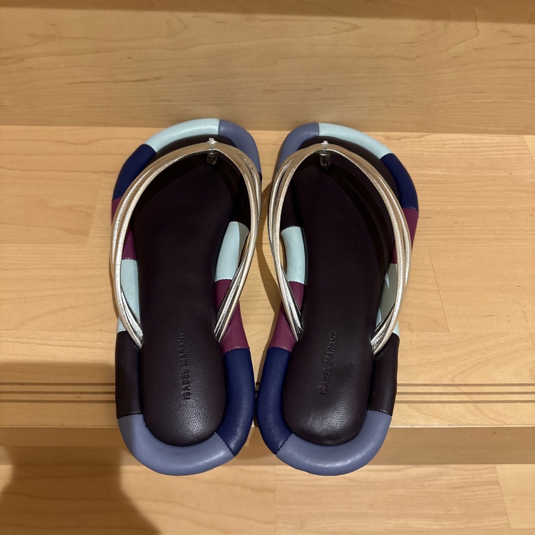 Isabel Marant(イザベルマラン)の【ほぼ新品】ISABEL MARANT レザーサンダル 箱付き 25cm レディースの靴/シューズ(サンダル)の商品写真