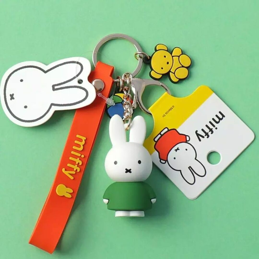 miffy(ミッフィー)のミッフィー　キーホルダー　キーチェーン　miffy 日本未発売【緑色】 レディースのファッション小物(キーホルダー)の商品写真