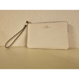 コーチ(COACH)のCOACH リストレットホワイト(ポーチ)