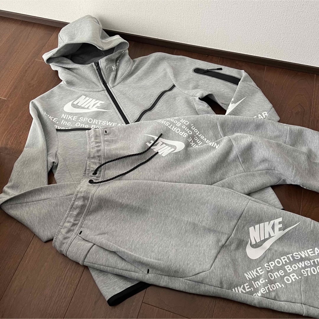 スウェット【新品】NIKE テック フリース フルジップ　セットアップ　Lサイズ