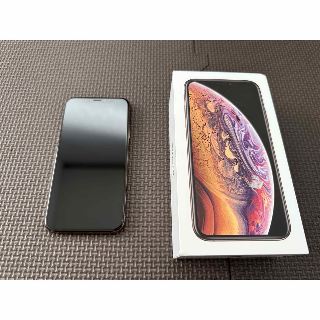 スマホアクセサリーiPhone XS   64GB SIMフリー済 iPhoneケース二つつけます