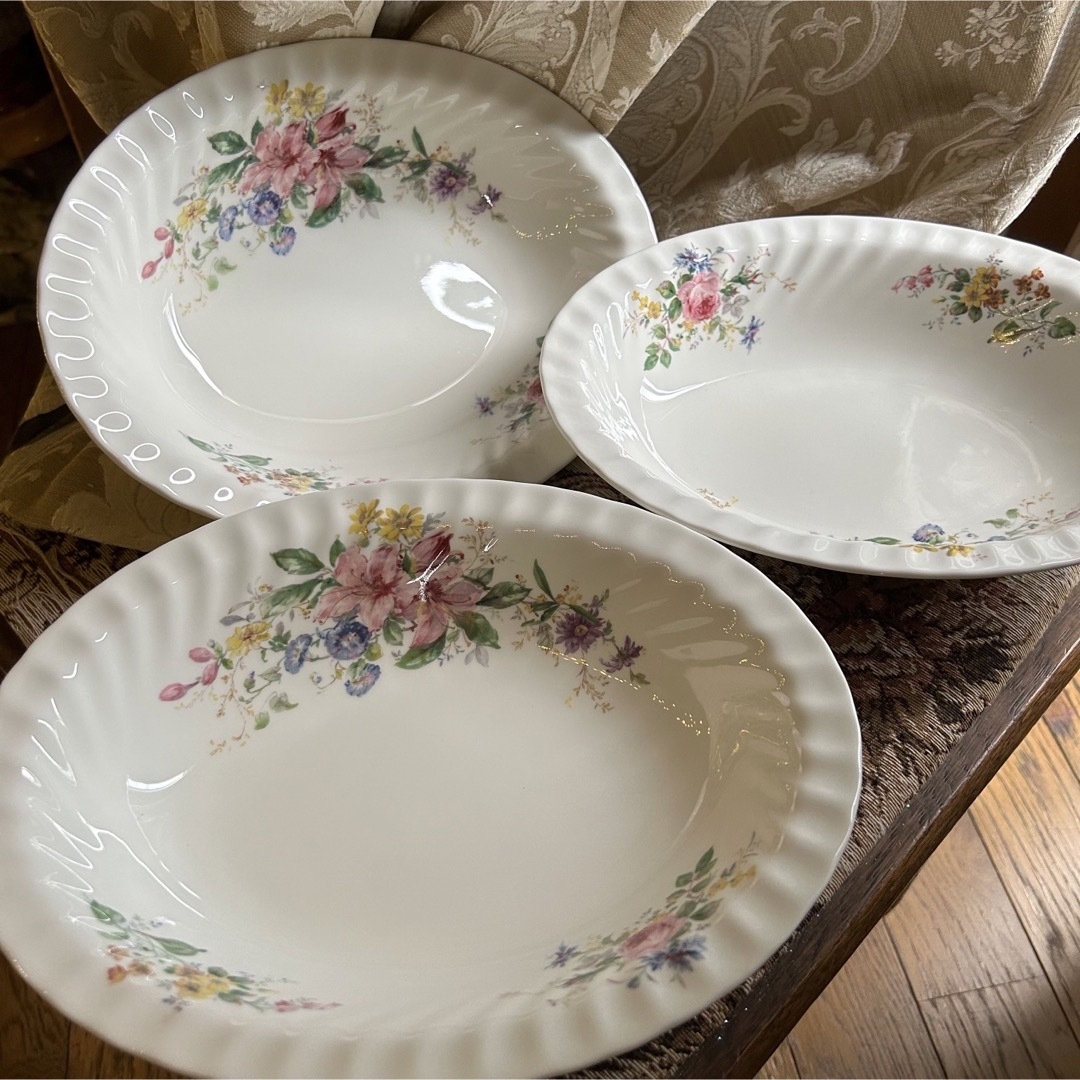 Royal Doulton(ロイヤルドルトン)の英国製新品 ロイヤルドルトン ARCADIA Oval serving bowl インテリア/住まい/日用品のキッチン/食器(食器)の商品写真