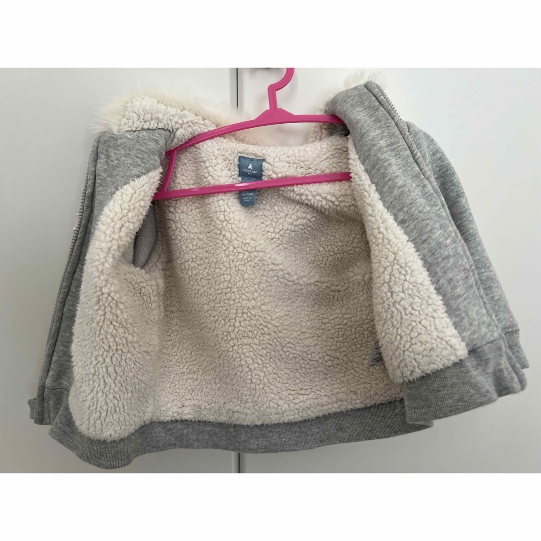 babyGAP(ベビーギャップ)のBabyGAP パーカー　70cm キッズ/ベビー/マタニティのベビー服(~85cm)(ジャケット/コート)の商品写真