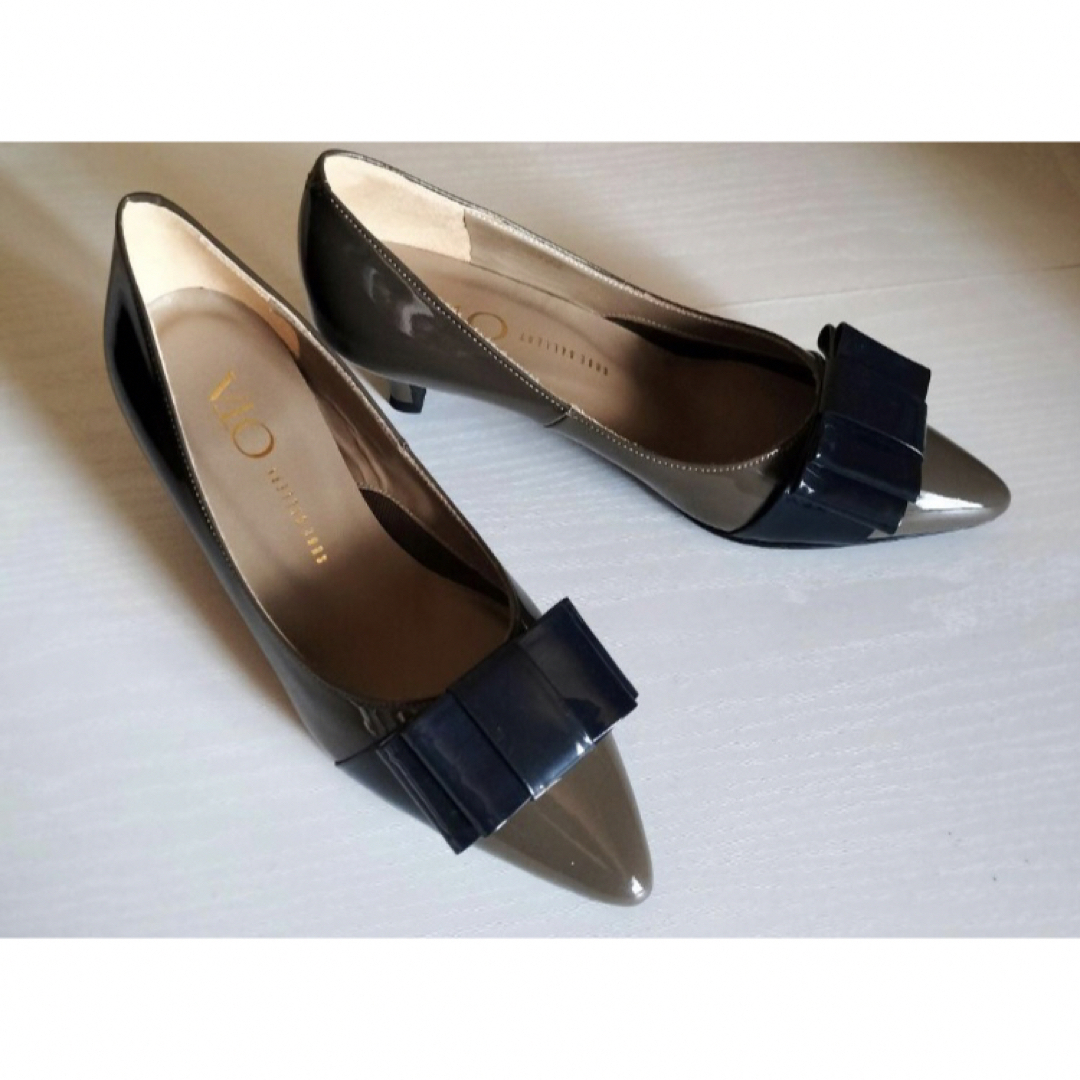 美品　シューギャラリーオオタ　パンプス22.0センチ レディースの靴/シューズ(ハイヒール/パンプス)の商品写真