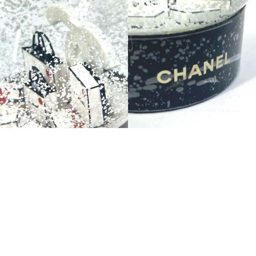 CHANEL(シャネル)のシャネル CHANEL ショッピングバッグ ショッパー ココマーク CC 2019年限定 ノベルティ ラージサイズ スノードーム ガラス ホワイト 未使用 エンタメ/ホビーの美術品/アンティーク(彫刻/オブジェ)の商品写真